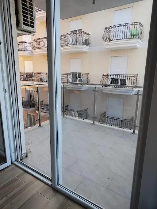 Cozy Apartment In Shengjin